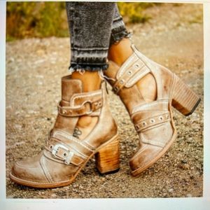 Freebird by Steven woman’s shoes